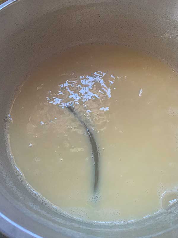 Leche, azúcar, vainilla y B. de Sodio Leche, azúcar, vainilla y B. de Sodio