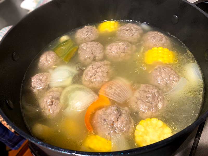 Cocinando albóndigas